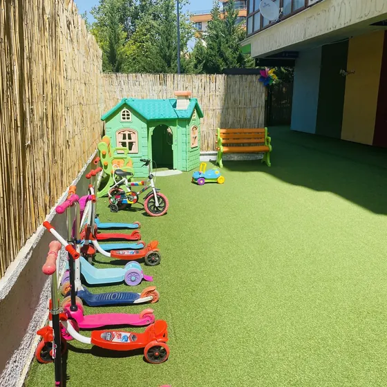 Scooterlar ve oyun evi