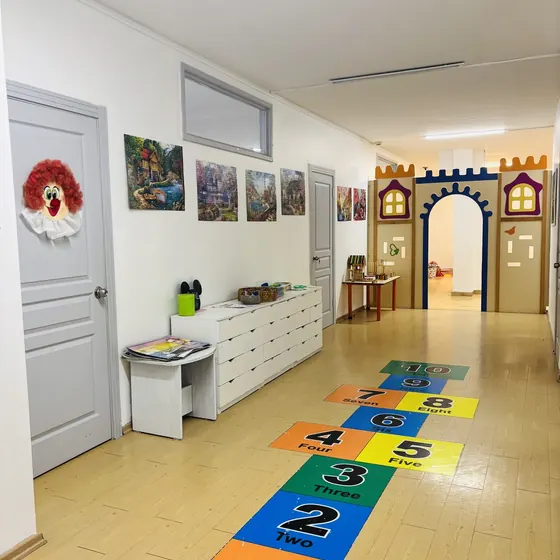 Sınıflara açılan koridor